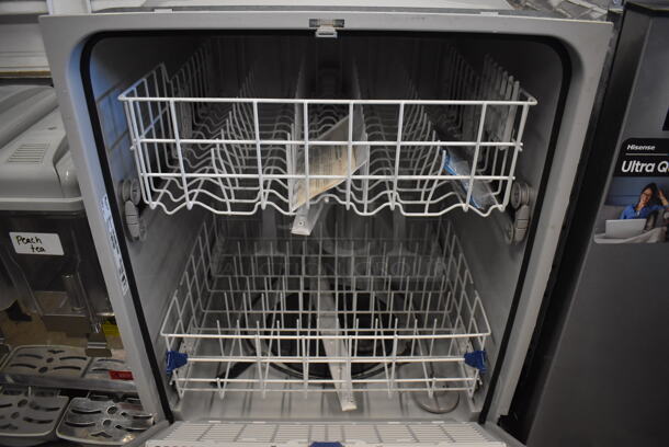 BRAND NEW SCRATCH AND DENT! Whirlpool WDF520PADM0 Stainless Steel Undercounter Dishwasher. 24x25x34 - Image 4 of 6
