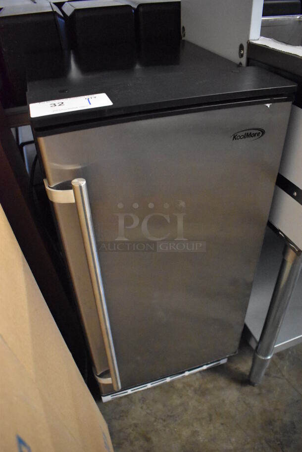 LIKE NEW! KoolMore BIM75-BS Stainless Steel Commercial Self Contained Undercounter Ice Machine. 115 Volts, 1 Phase. 15x18x33 - Image 3 of 7