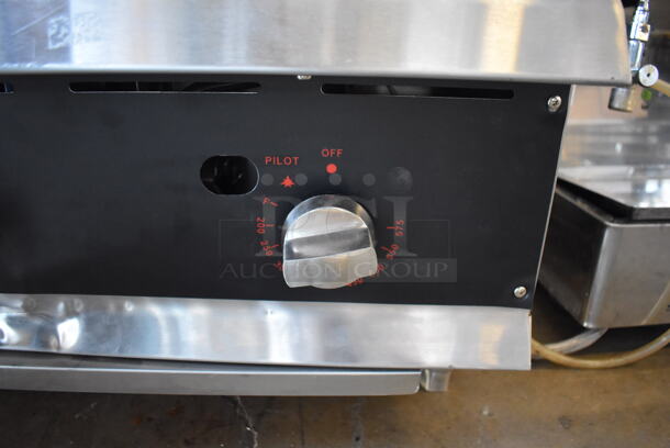 BRAND NEW SCRATCH AND DENT! CPG Cooking Performance Group Ultra Series Stainless Steel Commercial Countertop Natural Gas Powered Chrome Top Flat Top Griddle w/ Thermostatic Controls. 24x30x16 - Image 6 of 8