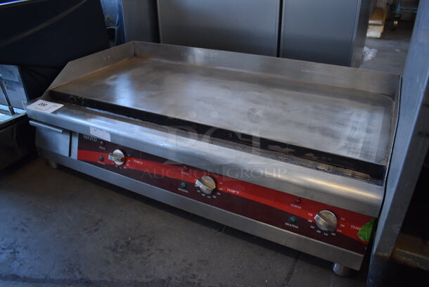 Avantco Stainless Steel Commercial Countertop Electric Powered Flat Top Griddle w/ Thermostatic Controls. 208-220 Volts, 3 Phase. 36x20x11 - Image 2 of 7