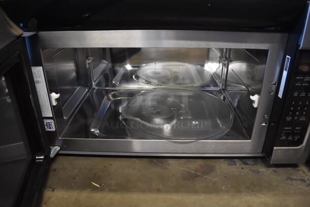 2019 Maytag MMV4206FZ-5 Stainless Steel Microwave w/ Plate. 120 Volts, 1 Phase. 30x16x18 - Image 4 of 5