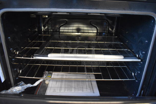 BRAND NEW SCRATCH AND DENT! Frigidaire LFEW3026TFA Stainless Steel Single Deck Electric Powered Oven. 120-208/240 Volts. 30x28x29 - Image 4 of 7