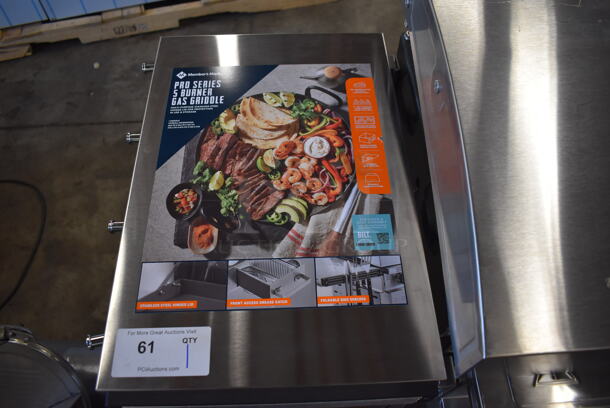 BRAND NEW! Members Mark Pro Series G70302/G70302-1 Stainless Steel Commercial 5 Burner Propane Gas Powered Flat Top Griddle Portable Grill on Commercial Casters. 68x25x42 - Image 2 of 9