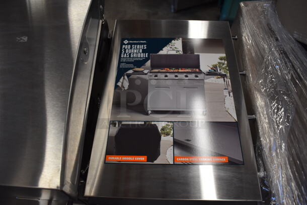 BRAND NEW! Members Mark Pro Series G70302/G70302-1 Stainless Steel Commercial 5 Burner Propane Gas Powered Flat Top Griddle Portable Grill on Commercial Casters. 68x25x42 - Image 3 of 9