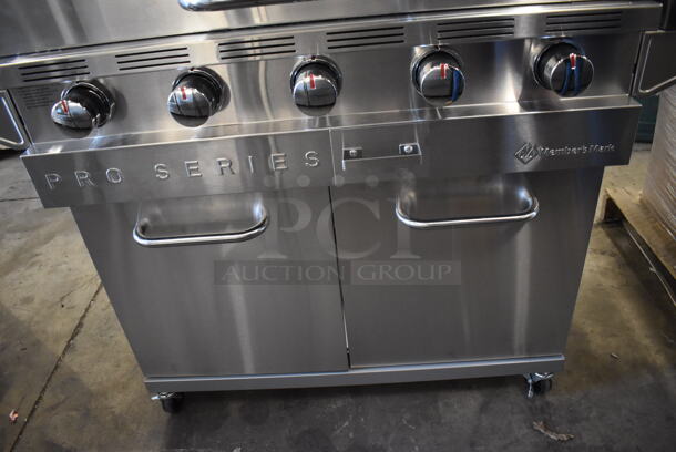 BRAND NEW! Members Mark Pro Series G70302/G70302-1 Stainless Steel Commercial 5 Burner Propane Gas Powered Flat Top Griddle Portable Grill on Commercial Casters. 68x25x42 - Image 6 of 9