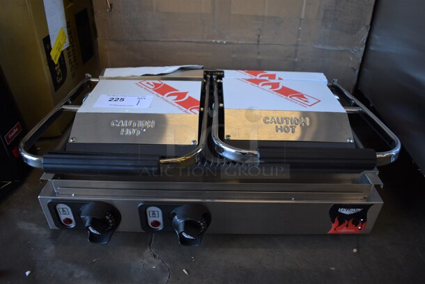 BRAND NEW SCRATCH AND DENT! Vollrath Cayenne 40795 Stainless Steel Commercial Countertop Electric Powered Dual Panini Press. 208/240 Volts. 22.5x14.5x8. Tested and Working! - Image 1 of 8