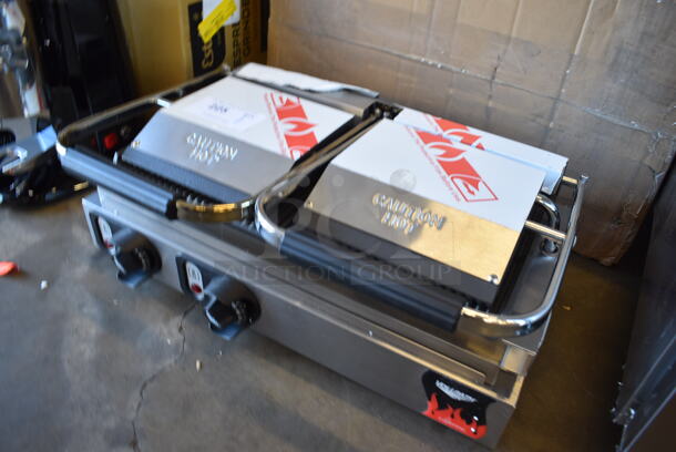 BRAND NEW SCRATCH AND DENT! Vollrath Cayenne 40795 Stainless Steel Commercial Countertop Electric Powered Dual Panini Press. 208/240 Volts. 22.5x14.5x8. Tested and Working! - Image 4 of 8