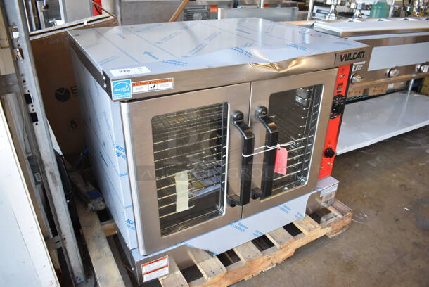 BRAND NEW SCRATCH AND DENT! LATE MODEL! Vulcan VC4GD-11D150K ENERGY STAR Stainless Steel Commercial Natural Gas Powered Powered Full Size Convection Oven w/ View Through Doors, Metal Oven Racks and Thermostatic Controls. 40x31x31. Tested and Working! - Image 4 of 11