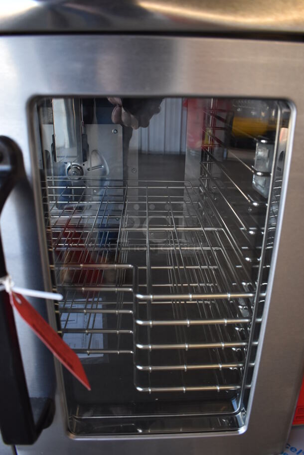 BRAND NEW SCRATCH AND DENT! LATE MODEL! Vulcan VC4GD-11D150K ENERGY STAR Stainless Steel Commercial Natural Gas Powered Powered Full Size Convection Oven w/ View Through Doors, Metal Oven Racks and Thermostatic Controls. 40x31x31. Tested and Working! - Image 10 of 11