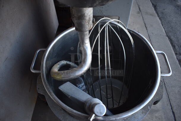Welbilt Varimixer W60 Metal Commercial Floor Style 60 Quart Planetary Dough Mixer w/ Metal Mixing Bowl, Dough Hook, Whisk and Paddle Attachments. 208 Volts, 3 Phase. 24x36x55 - Image 5 of 8