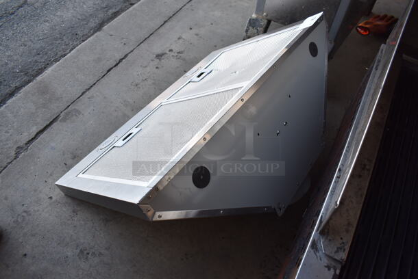 BRAND NEW SCRATCH AND DENT! Vissani WA0575 Stainless Steel Range Hood. 120 Volts, 1 Phase. 30x19x12 - Image 3 of 7