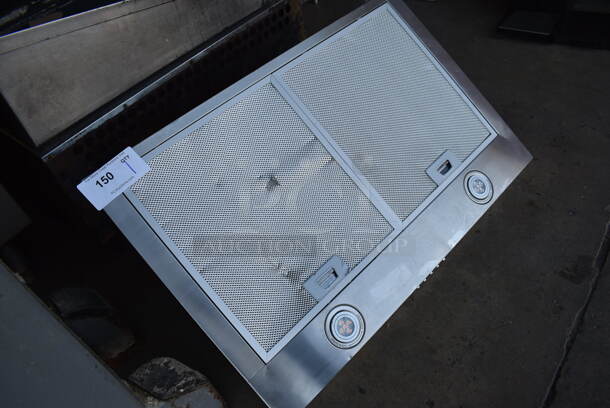 BRAND NEW SCRATCH AND DENT! Vissani WA0575 Stainless Steel Range Hood. 120 Volts, 1 Phase. 30x19x12 - Image 4 of 7