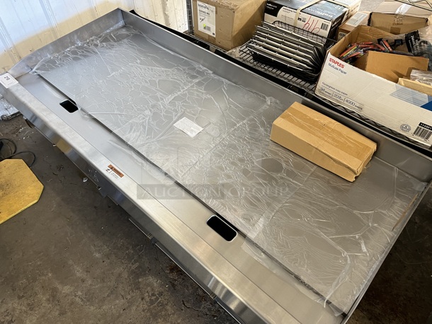 BRAND NEW SCRATCH AND DENT! CPG Cooking Performance Group 351GMCPG60NL Stainless Steel Commercial Countertop Natural Gas Powered Flat Top Griddle w/ Thermostatic Controls. 60x30x16. Tested and Working! - Image 3 of 6