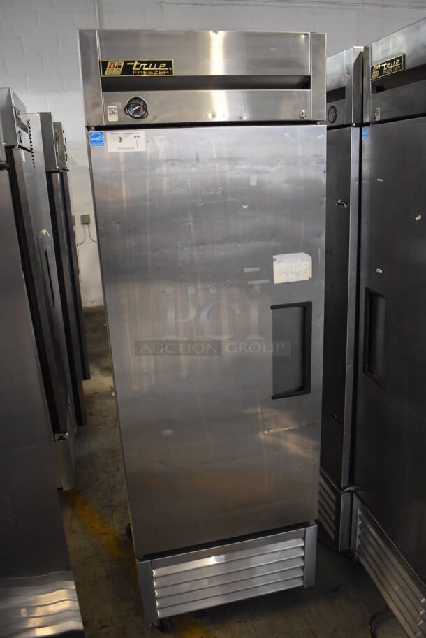 2013 True T-23F ENERGY STAR Stainless Steel Commercial Single Door Reach In Freezer w/ Poly Coated Racks on Commercial Casters. 115 Volts, 1 Phase. 27x30x84. Tested and Working! - Image 3 of 7