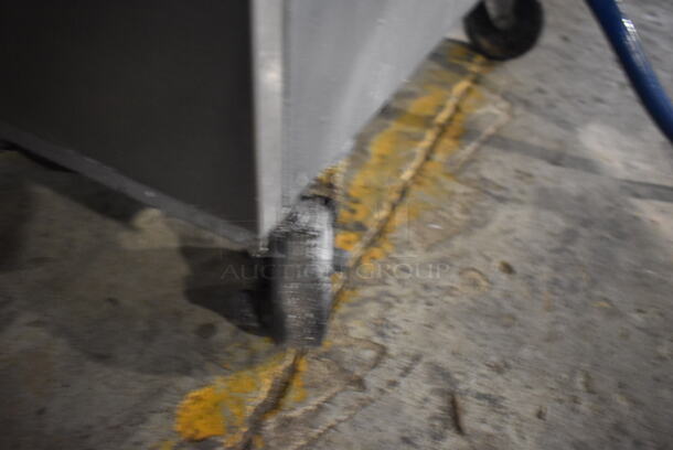 2013 Dean SR152GN Stainless Steel Commercial Floor Style Natural Gas Powered Deep Fat Fryer w/ 2 Metal Fry Baskets and Side Splash Guards on Commercial Casters. 120,000 BTU. 15.5x30x47 - Image 7 of 7