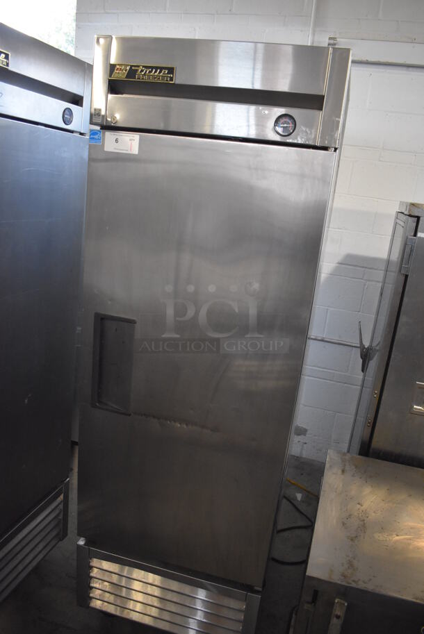 2013 True T-23F ENERGY STAR Stainless Steel Commercial Single Door Reach In Freezer w/ Poly Coated Racks on Commercial Casters. 115 Volts, 1 Phase. 27x30x84. Tested and Working! - Image 3 of 7