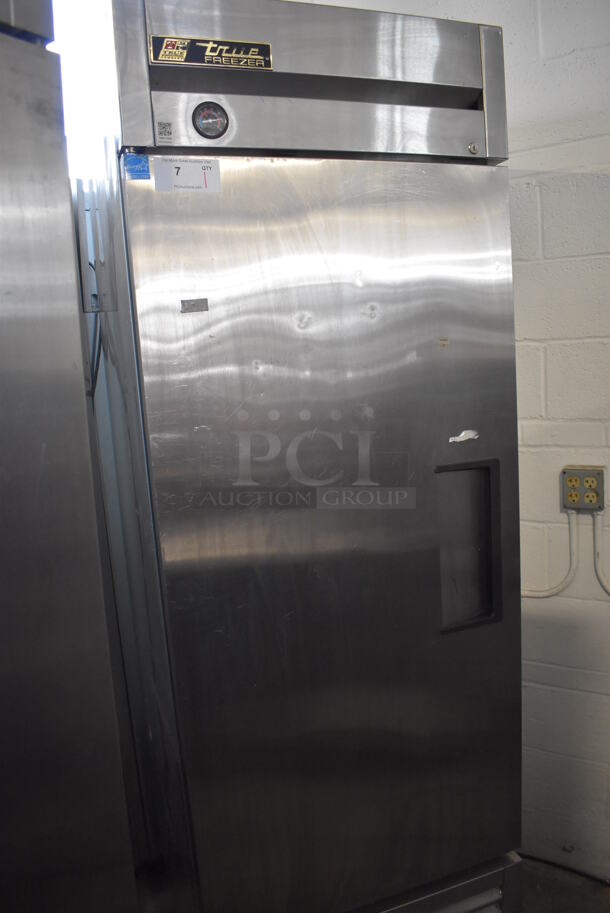 2013 True T-23F ENERGY STAR Stainless Steel Commercial Single Door Reach In Freezer w/ Poly Coated Racks on Commercial Casters. 115 Volts, 1 Phase. 27x30x84. Tested and Working! - Image 4 of 7