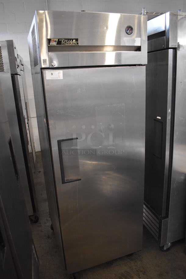True TG1F-1S Stainless Steel Commercial Single Door Reach In Freezer w/ Poly Coated Racks on Commercial Casters. 115 Volts, 1 Phase. 28x35x83. Tested and Working! - Image 3 of 7