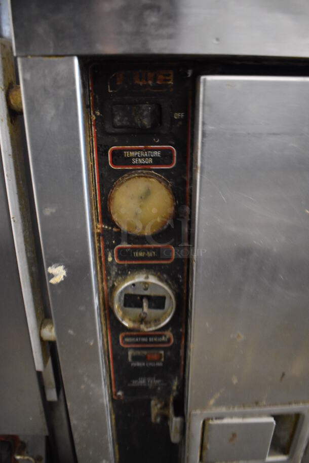 FWE Stainless Steel Commercial Single Door Undercounter Warming Holding Cabinet on Commercial Casters. 115 Volts, 1 Phase. 29.5x31x34. Tested and Working! - Image 4 of 6