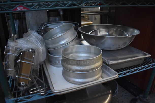 ALL ONE MONEY! Tier Lot of Various Metal Pieces Including Bowls, Round Baking Pans and Drop In Bin - Image 1 of 3