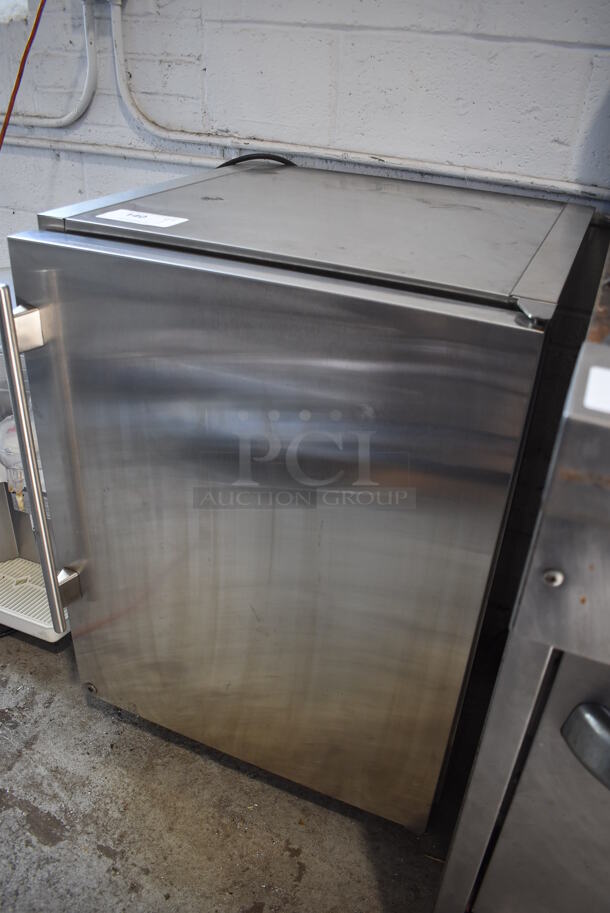 2016 True TUR-24-R-SS-B Stainless Steel Commercial Single Door Undercounter Cooler. 115 Volts, 1 Phase. 24x24x34. Tested and Does Not Power On - Image 2 of 6