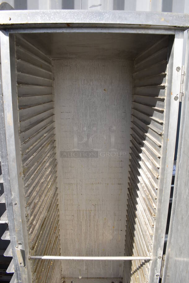 Metal Commercial Enclosed Pan Transport Rack on Commercial Casters. 21.5x27.5x67.5 - Image 3 of 5