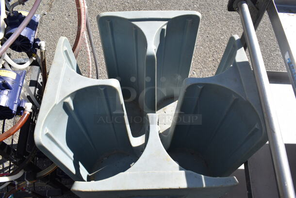 Metro Blue Poly Dish Cart on Commercial Casters. 22.5x22.5x30.5 - Image 2 of 4