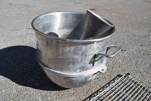 Hobart VMLH40 Metal Commercial 40 Quart Mixing Bowl and Dough Hook Attachment. 21x17x16, 7x6.5x19 - Image 2 of 6