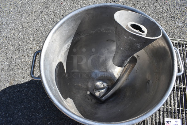 Hobart VMLH40 Metal Commercial 40 Quart Mixing Bowl and Dough Hook Attachment. 21x17x16, 7x6.5x19 - Image 3 of 6