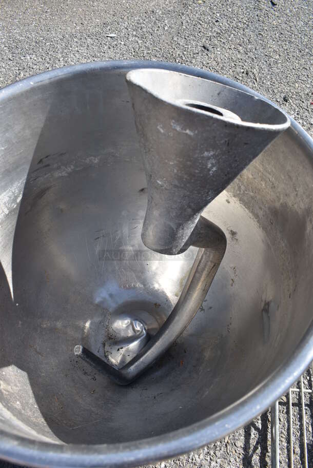 Hobart VMLH40 Metal Commercial 40 Quart Mixing Bowl and Dough Hook Attachment. 21x17x16, 7x6.5x19 - Image 4 of 6