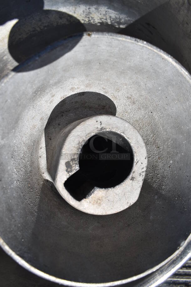 Hobart VMLH40 Metal Commercial 40 Quart Mixing Bowl and Dough Hook Attachment. 21x17x16, 7x6.5x19 - Image 5 of 6