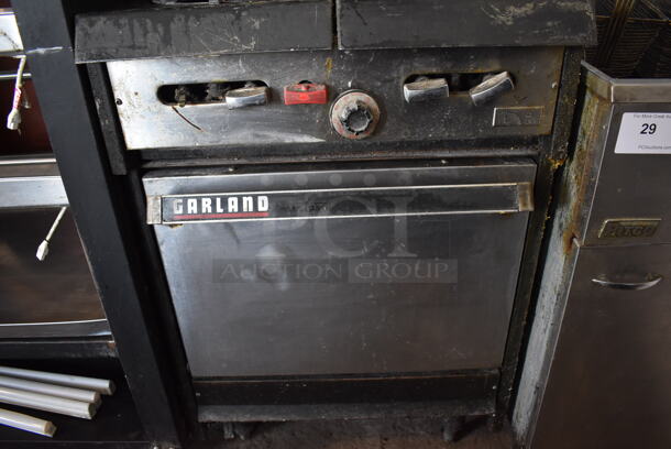 Garland Metal Commercial Natural Gas Powered 4 Burner Range w/ Oven, Over Shelf and Back Splash. 24x32x59.5 - Image 5 of 8