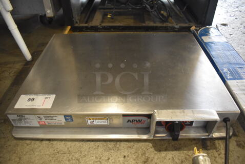 APW Wyott WS-2 Stainless Steel Commercial Countertop Heated Shelf Warmer. 120 Volts, 1 Phase. 24x19x3. Tested and Working!