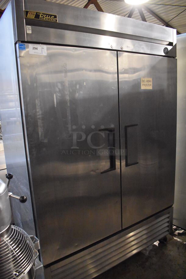 2013 True T-49F ENERGY STAR Stainless Steel Commercial 2 Door Reach In Freezer w/ Poly Coated Racks on Commercial Casters. 115 Volts, 1 Phase. 54x30x83. Tested and Working! - Image 6 of 8