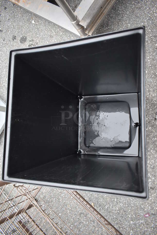 Black Poly Trash Can. 19x19x28.5 - Image 4 of 4