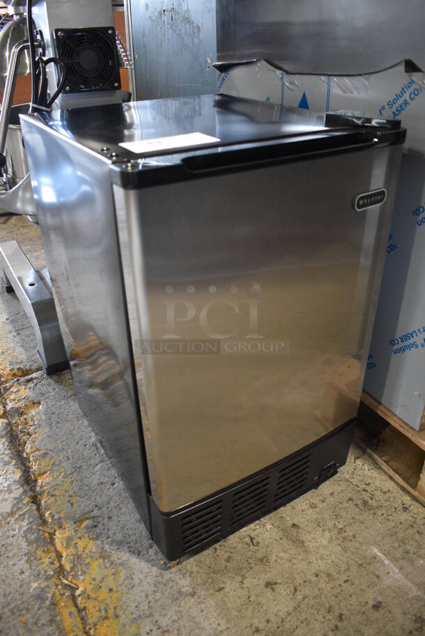 BRAND NEW SCRATCH AND DENT! 2018 Whynter UIM-155a Stainless Steel Commercial Self Contained Ice Machine. 115 Volts, 1 Phase. 15x18x25. Tested and Working! - Image 3 of 7