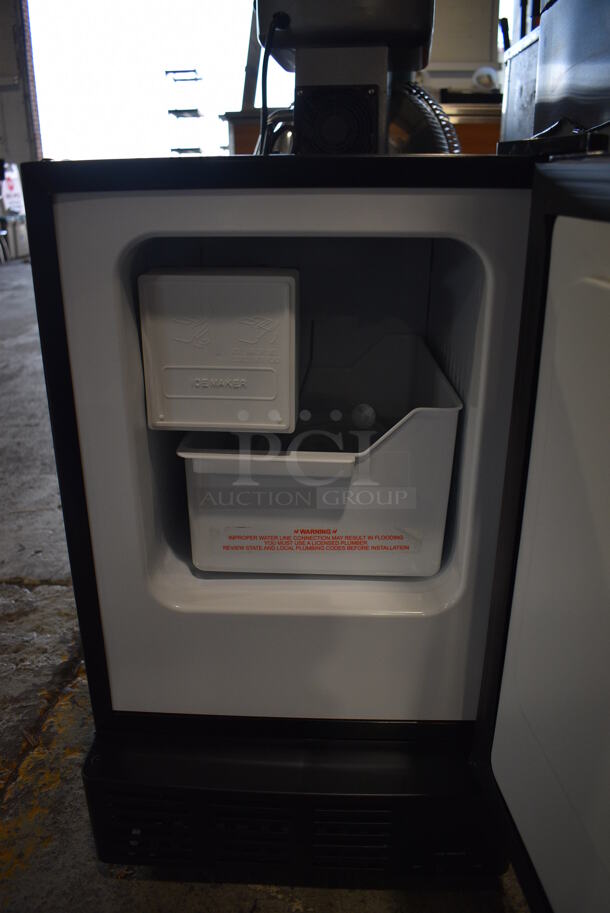 BRAND NEW SCRATCH AND DENT! 2018 Whynter UIM-155a Stainless Steel Commercial Self Contained Ice Machine. 115 Volts, 1 Phase. 15x18x25. Tested and Working! - Image 5 of 7