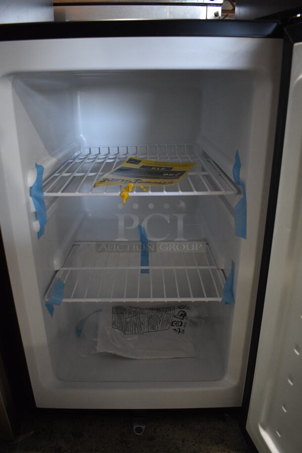 BRAND NEW SCRATCH AND DENT! Whynter CUF-210SSa Stainless Steel Mini Freezer. 115 Volts, 1 Phase. 17.5x20x27.5. Tested and Working! - Image 5 of 6