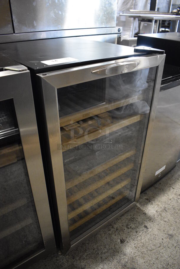 BRAND NEW SCRATCH AND DENT! Danby DWC283BLS-1 Stainless Steel Mini Cooler Merchandiser. 115 Volts, 1 Phase. 19.5x24x33. Tested and Working! - Image 2 of 7