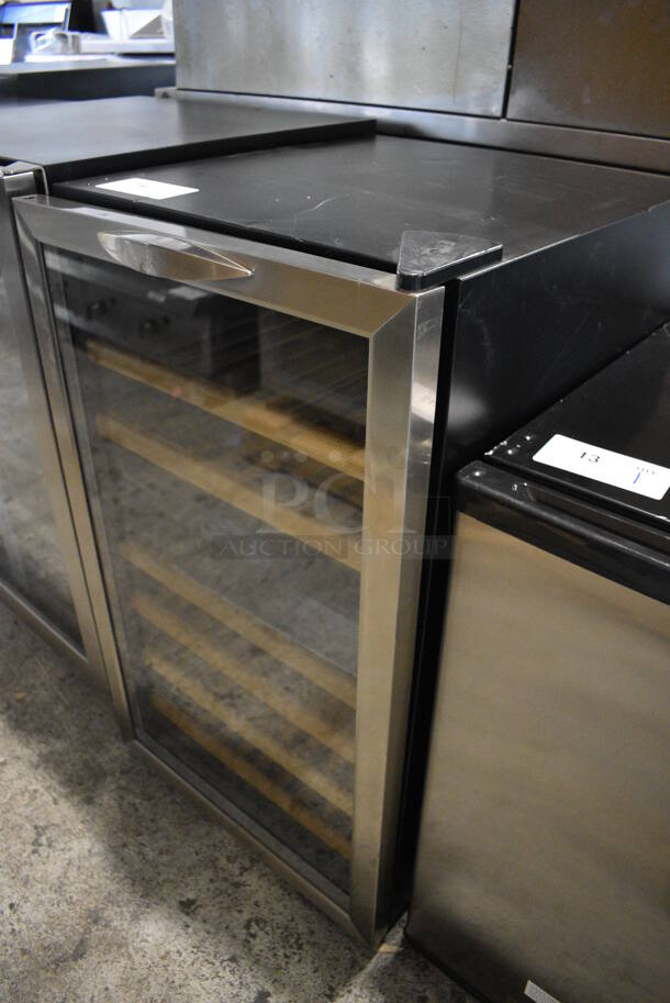 BRAND NEW SCRATCH AND DENT! Danby DWC283BLS-1 Stainless Steel Mini Cooler Merchandiser. 115 Volts, 1 Phase. 19.5x24x33. Tested and Working! - Image 3 of 7