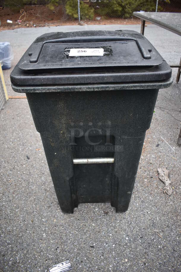 Toter Green and Black Poly Trash Can. 19x24x37 - Image 1 of 6