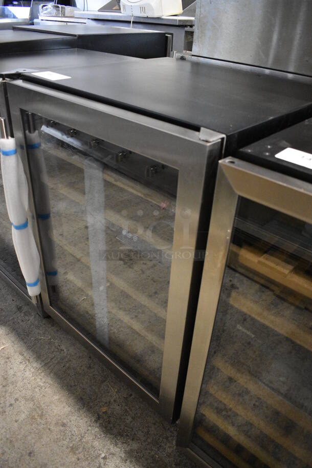 BRAND NEW SCRATCH AND DENT! Avanti WCF43S3SD Stainless Steel Mini Cooler Wine Chiller Merchandiser. 115 Volts, 1 Phase. 23.5x23.5x33.5. Tested and Working! - Image 3 of 6