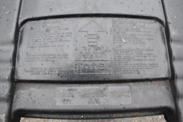 Toter Green and Black Poly Trash Can. 19x24x37 - Image 5 of 6