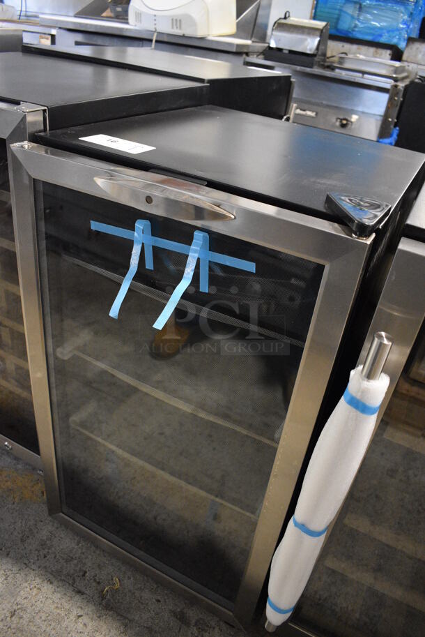 BRAND NEW SCRATCH AND DENT! Danby DBC039A1BDB Stainless Steel Mini Cooler Merchandiser. 115 Volts, 1 Phase. 19.5x24x33.5. Tested and Working! - Image 4 of 6