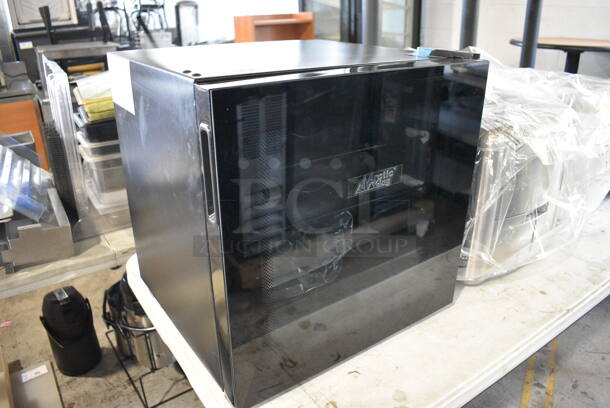 BRAND NEW SCRATCH AND DENT! Arctic King AWCA016ADB Metal Wine Cooler Chiller Merchandiser. 115 Volts, 1 Phase. 18.5x18x19. Tested and Working! - Image 3 of 6