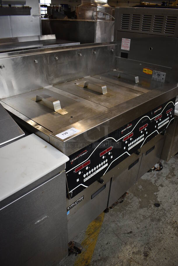 2016 Henny Penny EEG-243 FFFX ST Evolution Elite ENERGY STAR Stainless Steel Commercial Natural Gas Powered 3 Bay Deep Fat Fryer w/ 3 Lids on Commercial Casters. 225,000 BTU. 47x32x46.5 - Image 5 of 11