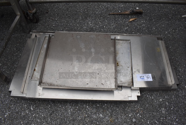 ALL ONE MONEY! Lot of Various Metal Panels. Includes 18x16.5x3 - Image 1 of 4