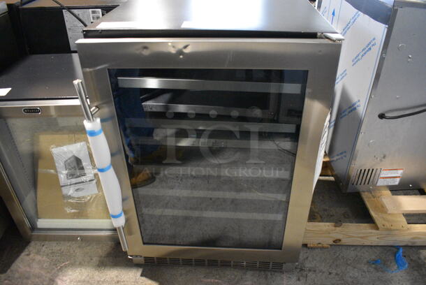 BRAND NEW SCRATCH AND DENT! Danby DWC053D1BSSPR Stainless Steel Mini Wine Chiller Cooler Merchandiser. 115 Volts, 1 Phase. 24x25.5x34.5. Tested and Working! - Image 2 of 7