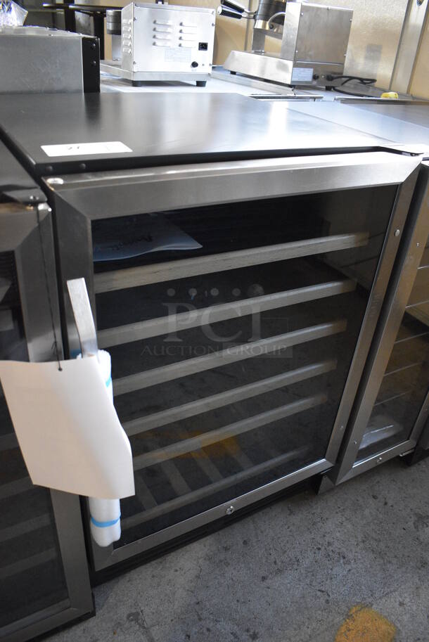BRAND NEW SCRATCH AND DENT! Avanti WCR506SS Metal Commercial Wine Chiller Merchandiser. 115 Volts, 1 Phase. 23.5x24x35. Tested and Working! - Image 4 of 7