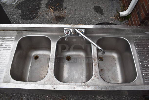 Krowne 18-63C Stainless Steel Commercial 3 Bay Back Bar Sink w/ Dual Drain Boards, Faucet and Handles. Missing Leg. 72x18x32. Bays 10x14.5x10. Drain Boards 18x16x1 - Image 4 of 6